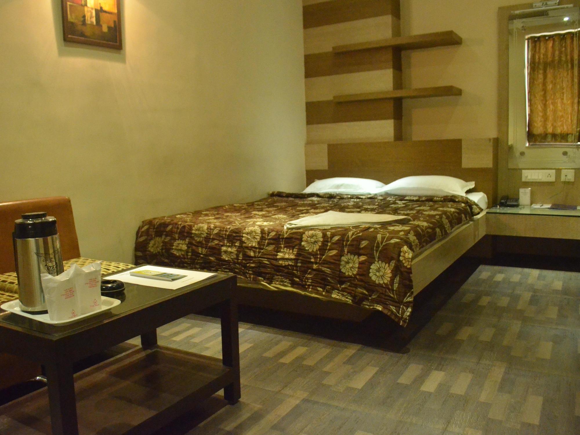 Hotel Heaven Kalküta Dış mekan fotoğraf