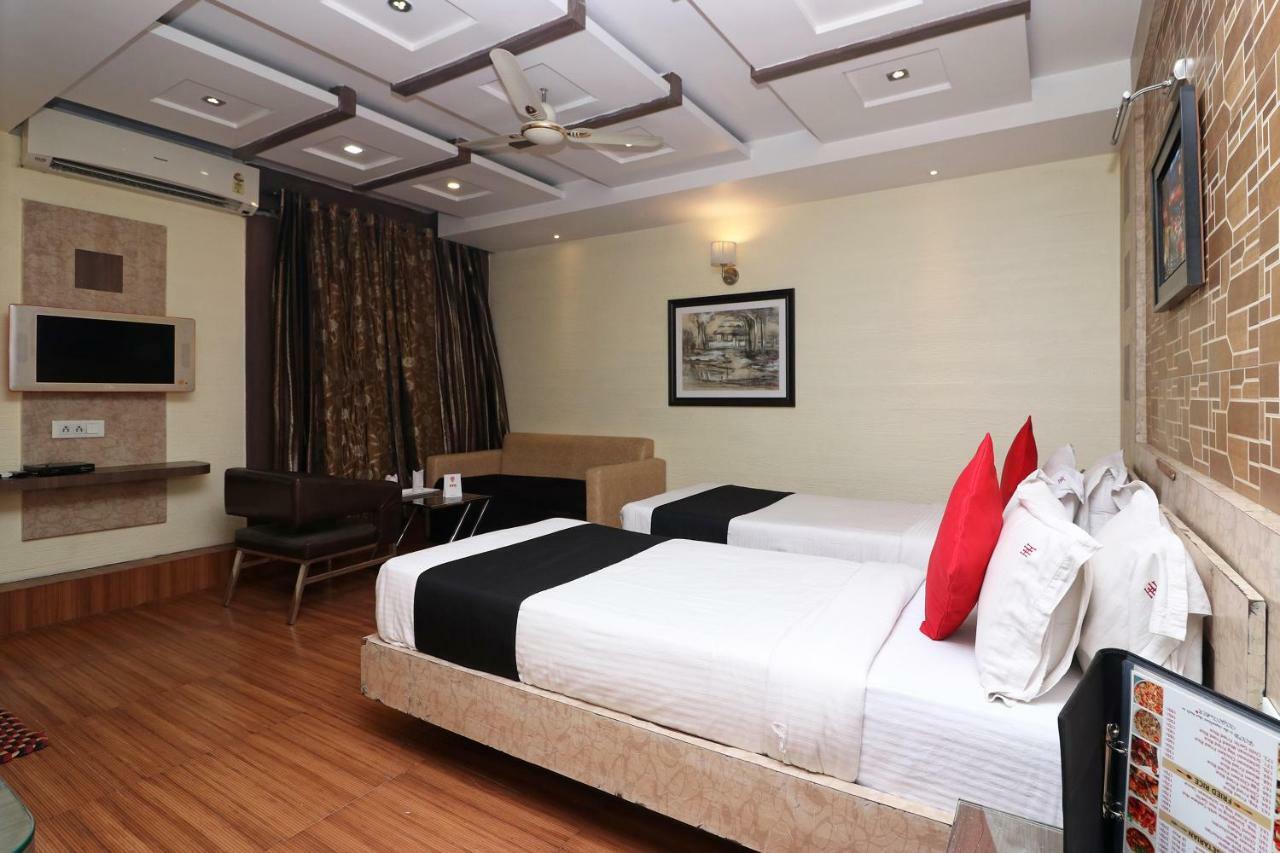 Hotel Heaven Kalküta Dış mekan fotoğraf